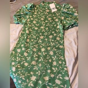 Mock neck green zara dress Large BNWT balloon sleeves